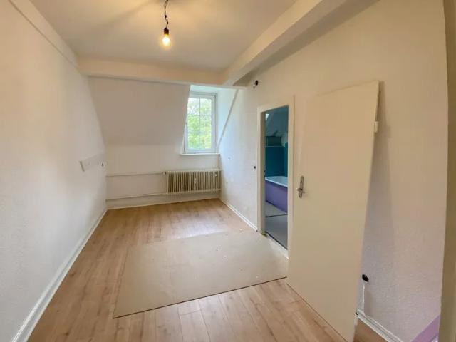 Wohnen zur Miete in einer Burg? 4 Zimmer Wohnung in der Burg Volperhausen!