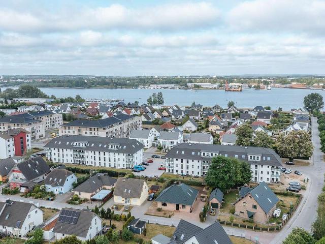 Wohnen Zur Yachtwerft! Exklusive 4 Raum WE mit Vollbad, Fußbodenhzg Fahrstuhl u. Balkon!