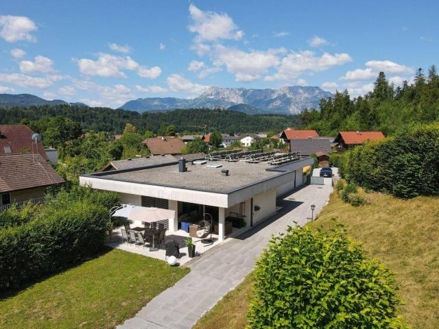 WOHNEN ZWISCHEN ZWEI WASSERLÄUFEN ARCHITEKTENVILLA UND HISTORISCHE MÜHLE