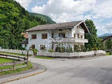 Wohnen/Arbeiten, ruhige Gewerbe möglich, Chiemseenähe, Haus mit 12 Zimmer, 7 Duschen/WC, Bergblick