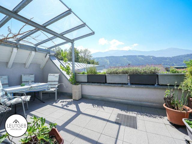 Wohnerlebnis der besonderen Art: 3,5 ZIMMER MAISONETTE WOHNUNG MIT DACHTERRASSE UND BALKON