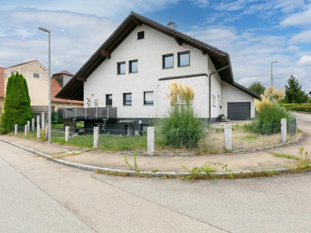 Wohnkomfort auf ca. 108 m² – mit Ankleide, Terrasse und Stellplatz