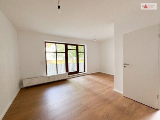 Wohnkomfort auf ganzer Linie – Hochwertig sanierte 2 Raum Wohung mit Fußbodenheizung und 2 Balkonen
