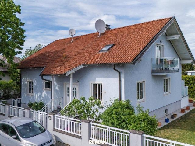 Wohnkomfort auf mehreren Ebenen mit großem Garten & Garage