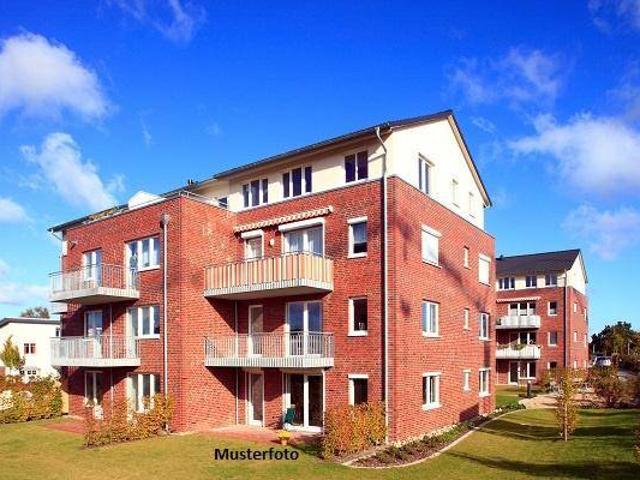Wohnkomfort auf rund 76 m² mit Balkon und zwei Stellplätzen