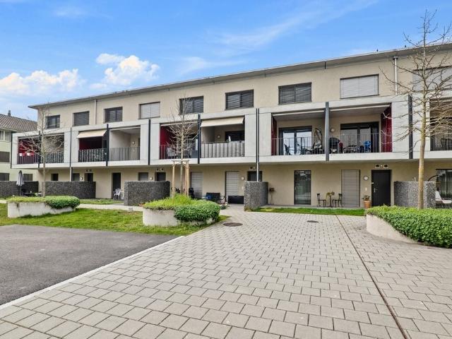 Wohnkomfort im Erdgeschoss mit zwei Sitzplätzen