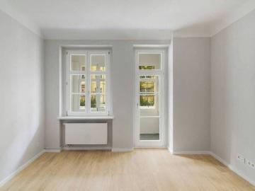 Wohnkomfort mit Loggia & Balkon: Moderne 3 Zi. Whg. nahe S Bhf Schöneweide