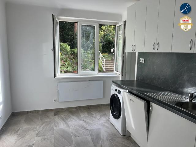 Wohnküche mit Gartenblick + Zimmer