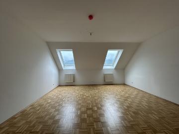 WOHNHOF LKH | Charmante Dachgeschoss Wohnung