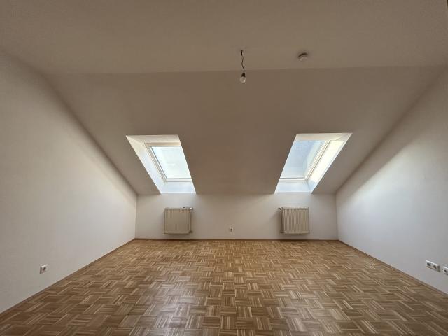 WOHNHOF LKH | Moderne Dachgeschoss Wohnung