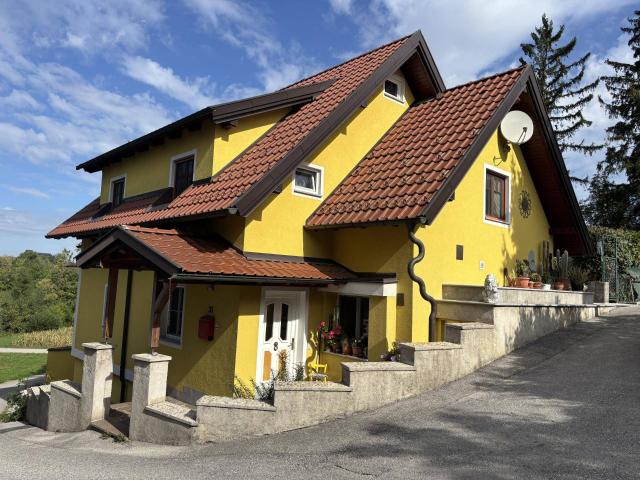 Wohnhaus am Waldesrand mit großzügigem Grundstück