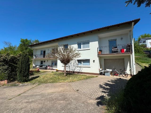 Wohnhaus auf riesigem Grundstück