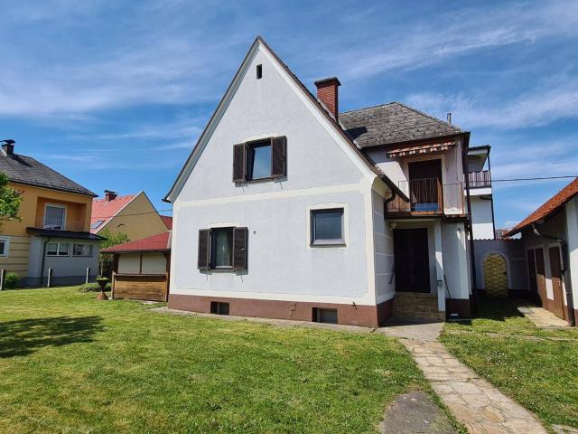 Wohnhaus für 2 Familien geeignet in Kalsdorf bei Graz