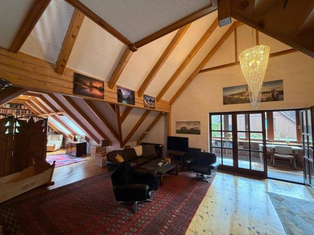 Wohnhaus in Admont in herrlich ruhiger und sonniger Lage mit stilvollem Wintergarten und Carport!