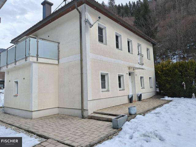 Wohnhaus in Labientschach: Gepflegtes Domizil mit Balkon und Garage, großes Grundstück!