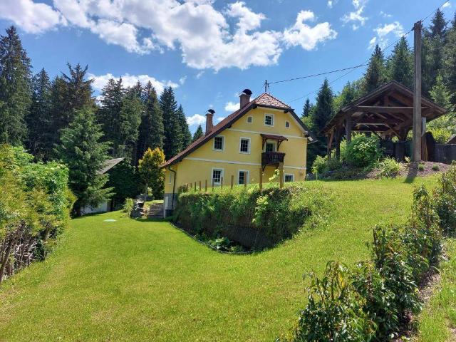 Wohnhaus in sehr ruhiger Lage