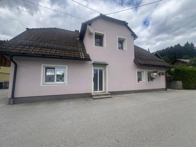 Wohnhaus mit 3 Wohnungen