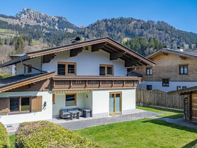 Wohnhaus mit 2 Einheiten & Freizeitwohnsitz