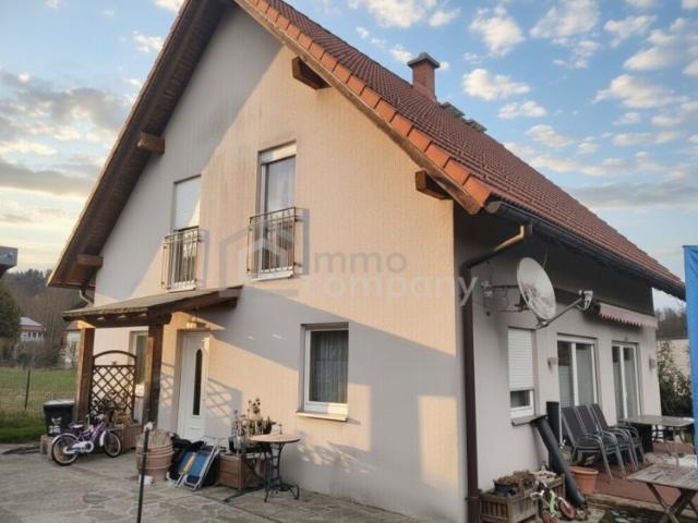 Preisreduziert auf € 259.000, – Viel Platz für Familien, großes Potenzial