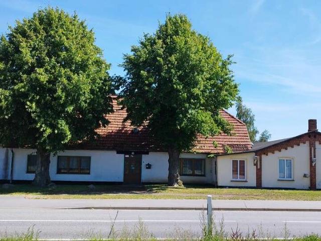Wohnhaus mit Gastwirtschaft auf großem Grundstück im Außenbereich zu verkaufen