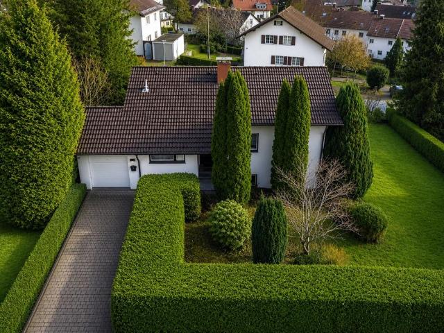 Wohnhaus mit großem Grundstück & Entwicklungspotenzial