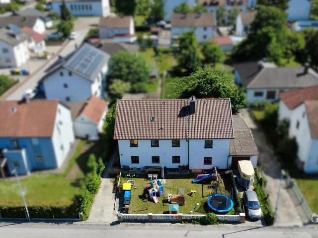 Wohnhaus mit Einliegerwohnung und Entwicklungspotenzial