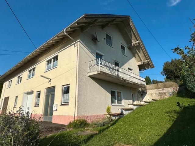 Wohnhaus mit KFZ Werkstatt, 3 Garagen & Garten im Oberallgäu