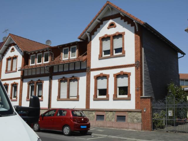 Wohnhaus mit Hinterhaus in 63073 Offenbach Bieber