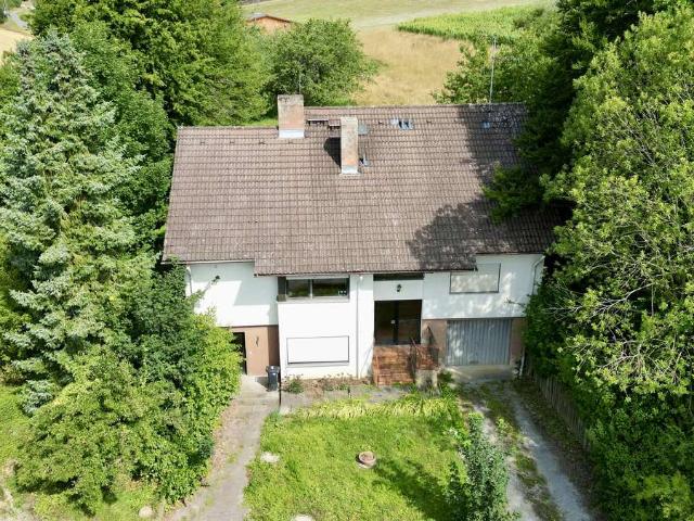 Wohnhaus mit landwirtschaftlichem Anwesen –ideal für Pferdehaltung und ländliches Leben