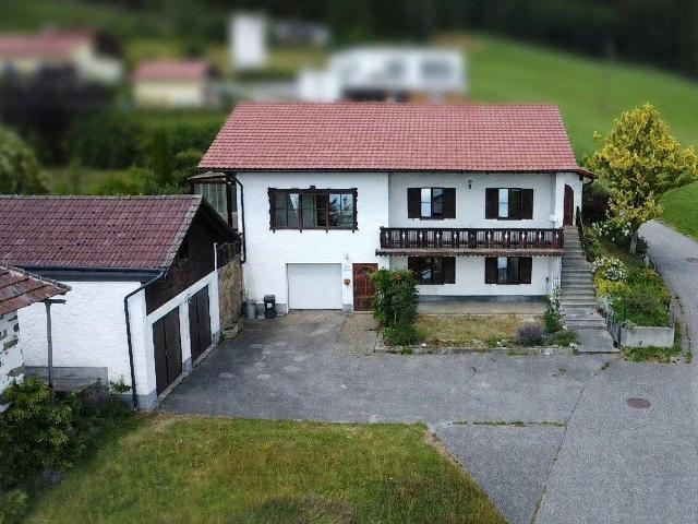 Wohnhaus mit Nebengebäude auf rund 1,4 Hektar Grund in traumhafter Sackgassenlage