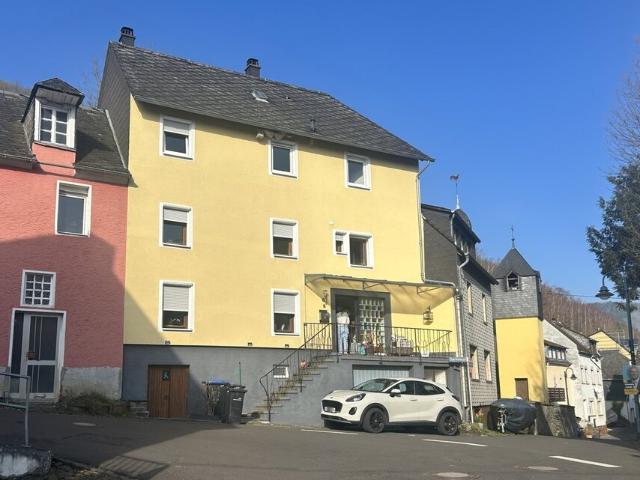 Wohnhaus mit Potenzial bis drei Ferienwohnungen möglich, Garten und Garage