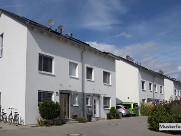 Wohnhaus mit Platz für zwei Familien provisionsfrei