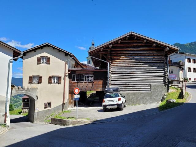 Wohnhaus mit Werkstatt und Stall in 7458 Mon GR
