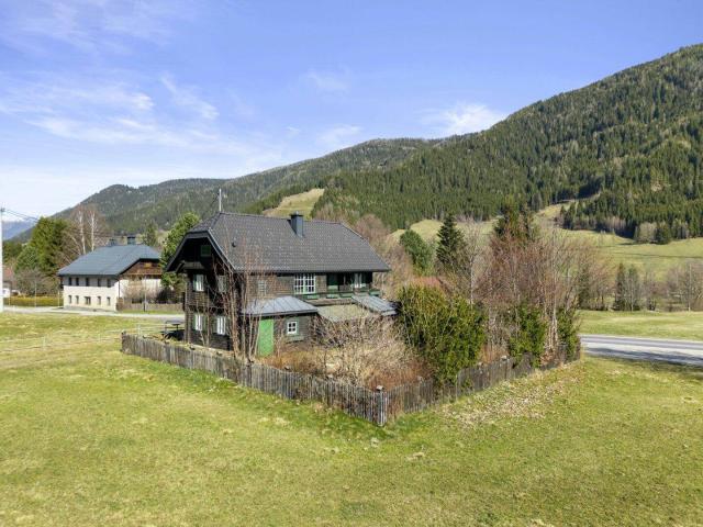 Sanieren & Vermieten: Haus mit Entwicklungschance in Gnesau