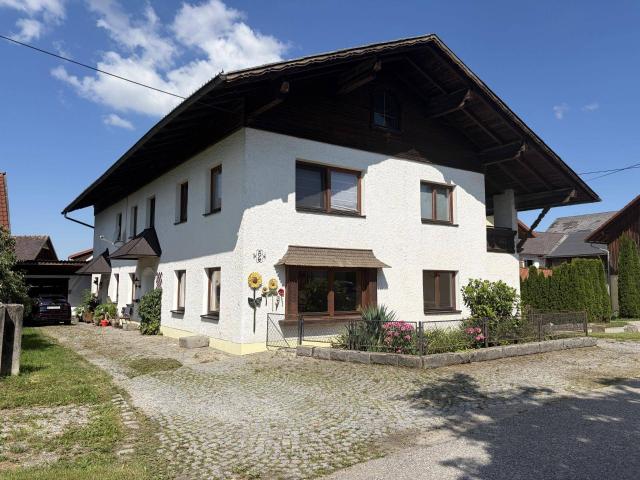 Wohnhaus mit vier Mietwohnungen und Bastlerwerkstatt