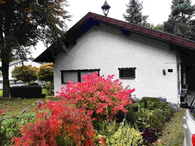Wohnhaus mit zwei Wohnungen 120m² + 80m²+ 2.Bebauungsmöglichkeit