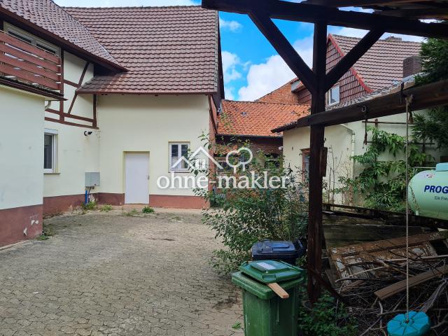 Wohnhaus Scheune und Stall in Rollshausen