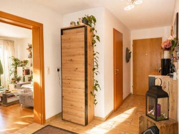 Wohnhighlight mit Top Ausstattung – 4 Zimmer Wohnung mit Balkon & Einzelgarage!