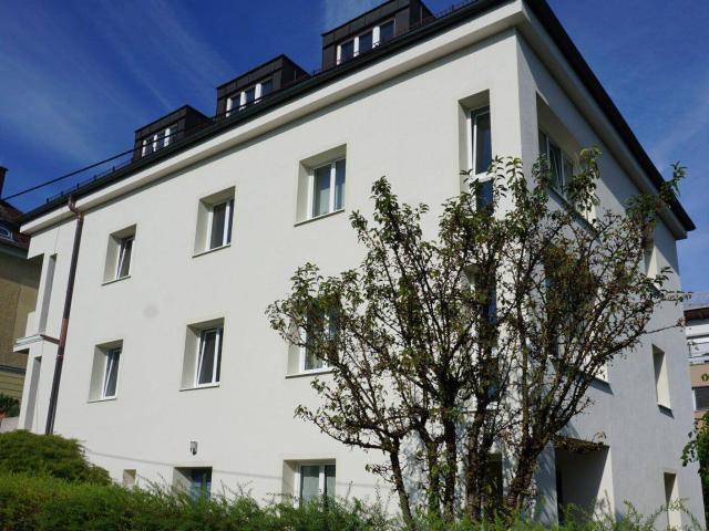 Wohnjuwel am Linzer Römerberg: Exklusive Ruhelage mit Wintergarten & Gemeinschaftsgarten