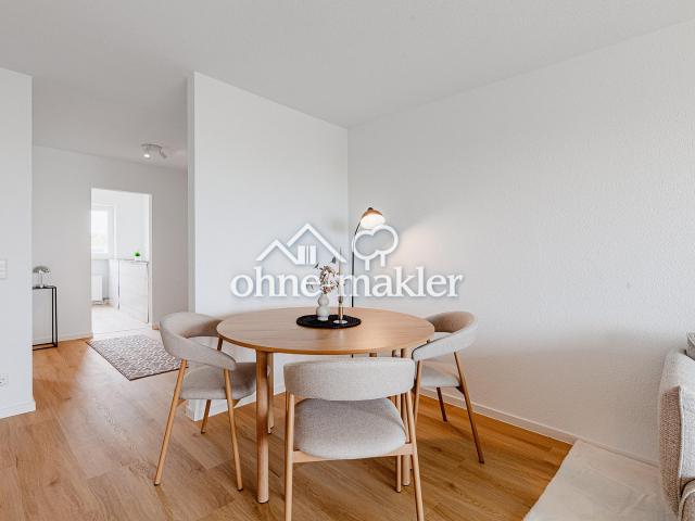 WOHNJUWEL: Helle 4 Zimmer mit zwei Balkonen & TG Stellplatz