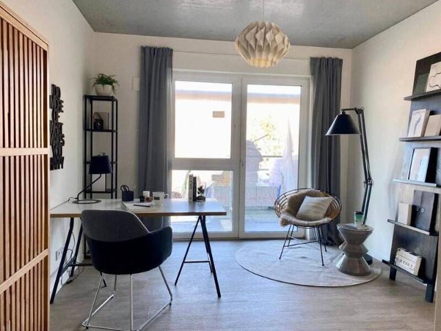 Wohnplatz für Studis/Azubis schönes WG Zimmer in 3 Zimmer Wohnung
