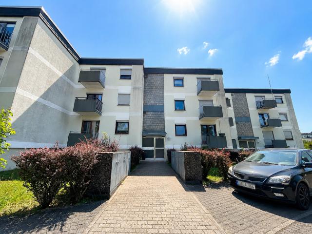 Wohnqualität im Erdgeschoss: 3 Zimmer Eigentumswohnung mit Terrasse und Balkon!