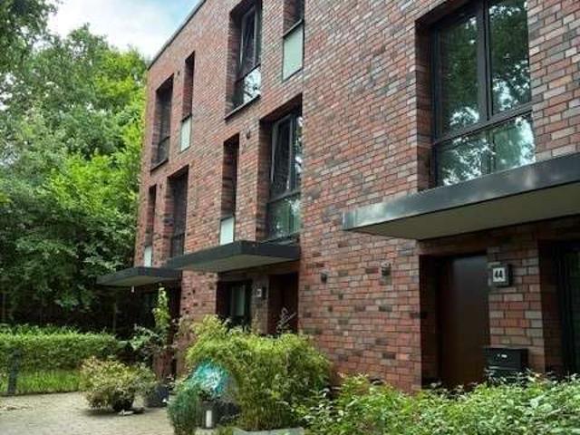 Wohnraum im Reihenhausstil sucht Familie