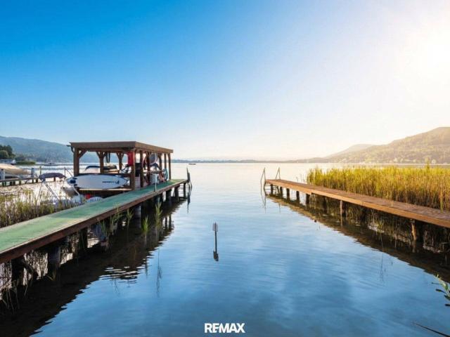 Wohntraum am Wörthersee: Exklusives Appartement mit Terrasse, Seeblick und Seezugang inkl. 4 Baderechte