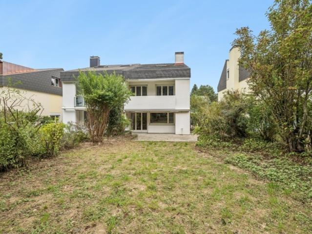 Wohntraum am Waldrand 5 Zimmer Doppeleinfamilienhaus in Bottmingen