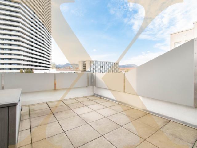 Wohntraum auf zwei Ebenen! Stilvolle Maisonettewohnung mit großzügiger Dachterrasse und Loggia in Urfahr zu verkaufen!