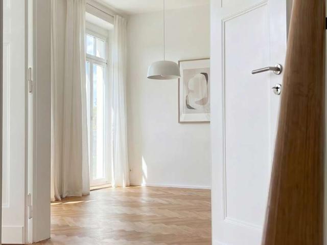 Wohntraum auf zwei Etagen! Hochwertige 3,5 Zimmer Wohnung mit Balkon & Terrasse!