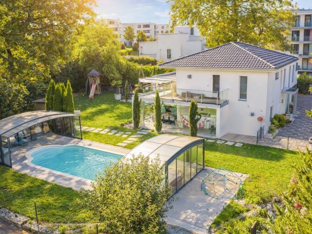 WOHNTRAUM FÜR GROSSFAMILIEN RIESIEGES HAUS MIT POOL IN GRANGES PACCOT