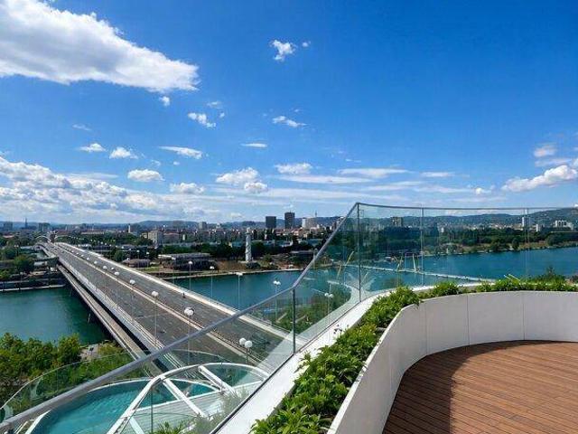 Wohntraum im Danube Tower Exklusive 5 Zimmer Wohnung mit 216 m² und 100 m² Balkon