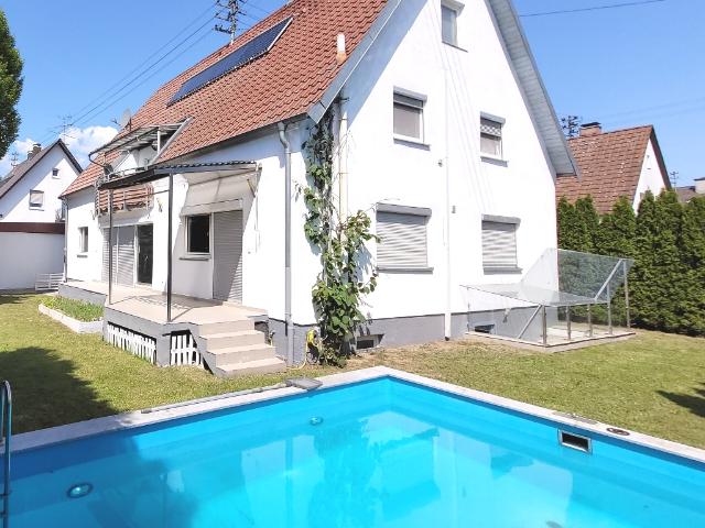 Wohntraum in Augsburg Bärenkeller Ein oder Zweifamilienhaus mit Pool